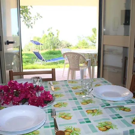 Apartament Faro Capo Vaticano